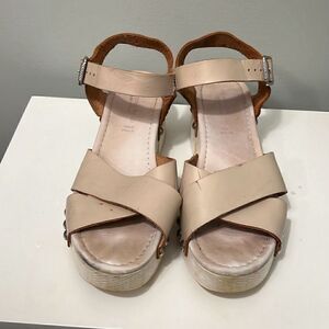 Sandro Rosi Women's Beige Studded Platform Heels Crossover  Sandals Size 39